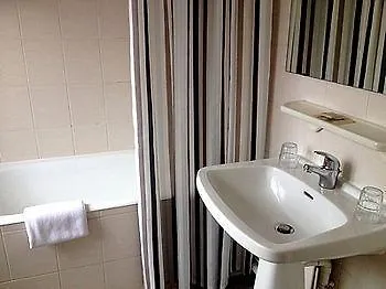 Louis Hotel