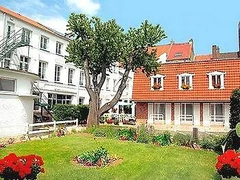 Louis Hotel